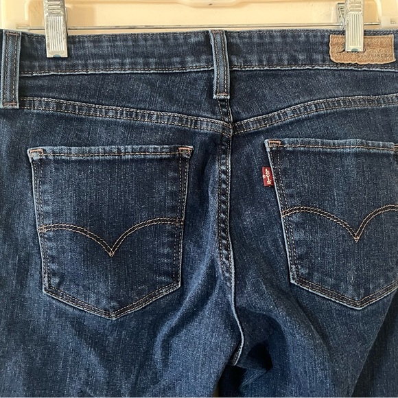 Levi’s Vintage Darker Washed Cropped Women's Jeans Size 6/28 - Picture 3 of 14